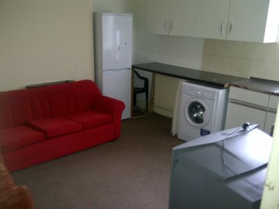 Next Location is pleased to present 2 bedrooms flat in Edmonton.