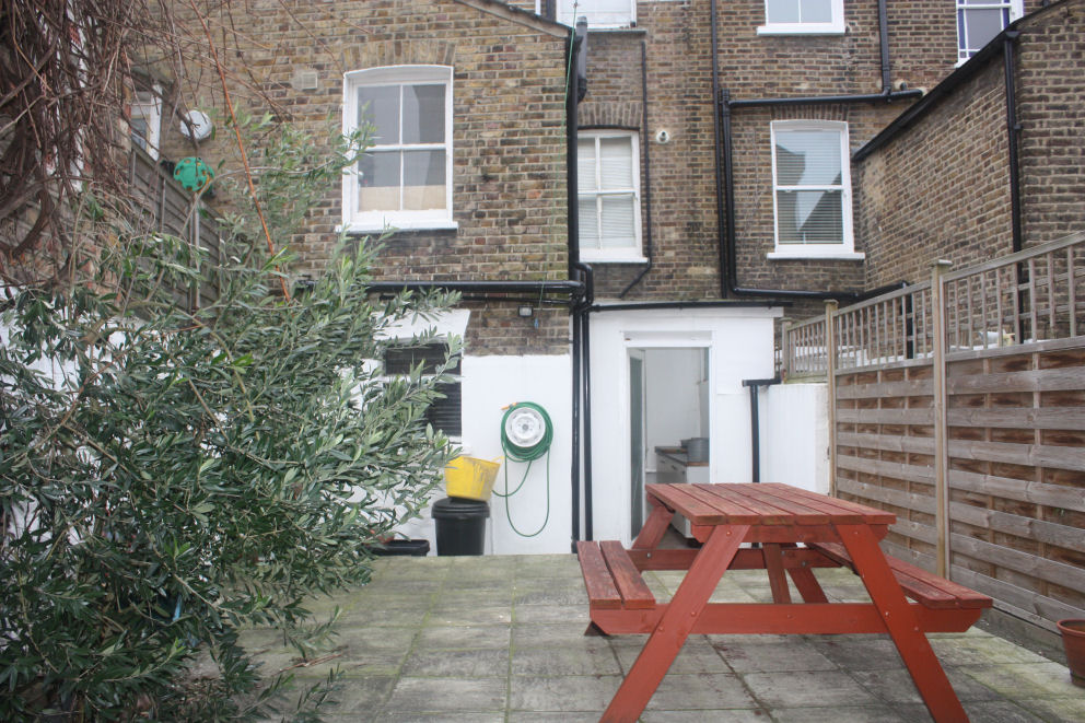 Spacious one bedroom flat with garden Stoke Newington N16.