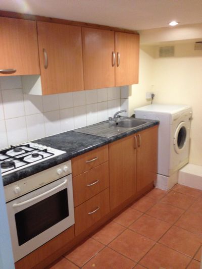Modern one double bedroom flat available to rent in Stamford Hill, N16.