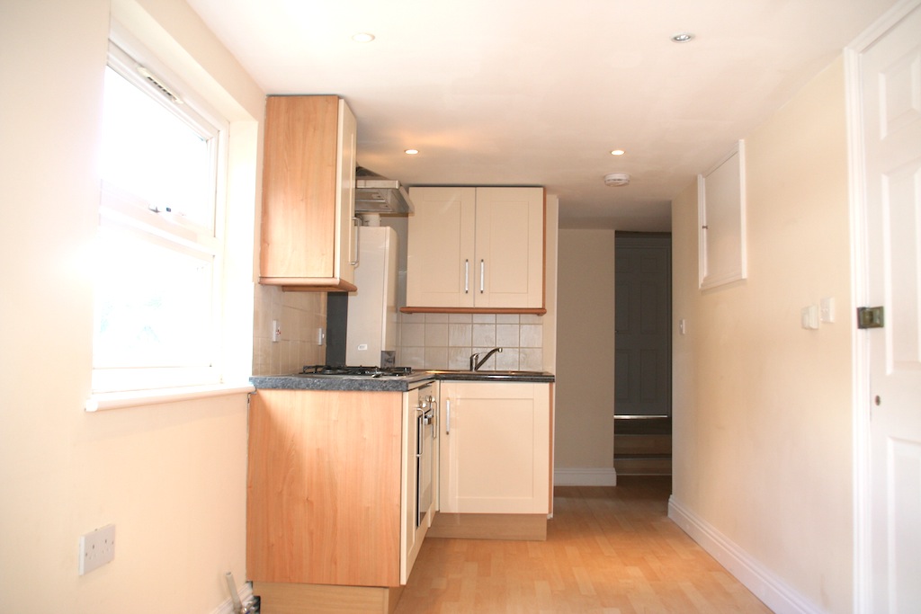 Well located two bedroom flat in Turnpike Lane N15.