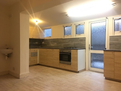 Newly refurbished 6-bed house with 2 reception rooms and 2 bathrooms near Stamford Hill, London.