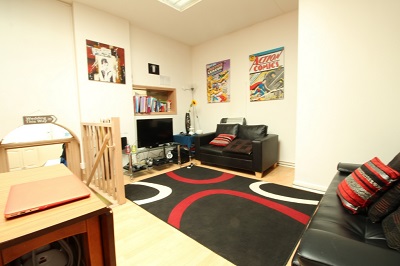 Well located 2 bedroom flat to let in Stoke Newington, London N16. 