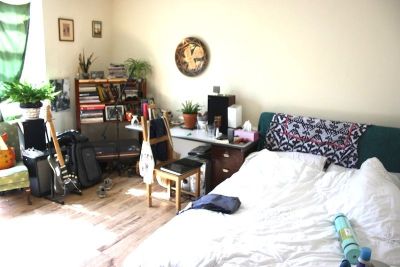 Next Location is delighted to offer three double rooms to let in Highbury, Islington.