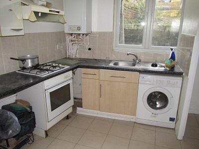 Spacious self contained studio flat in Stoke Newington N16